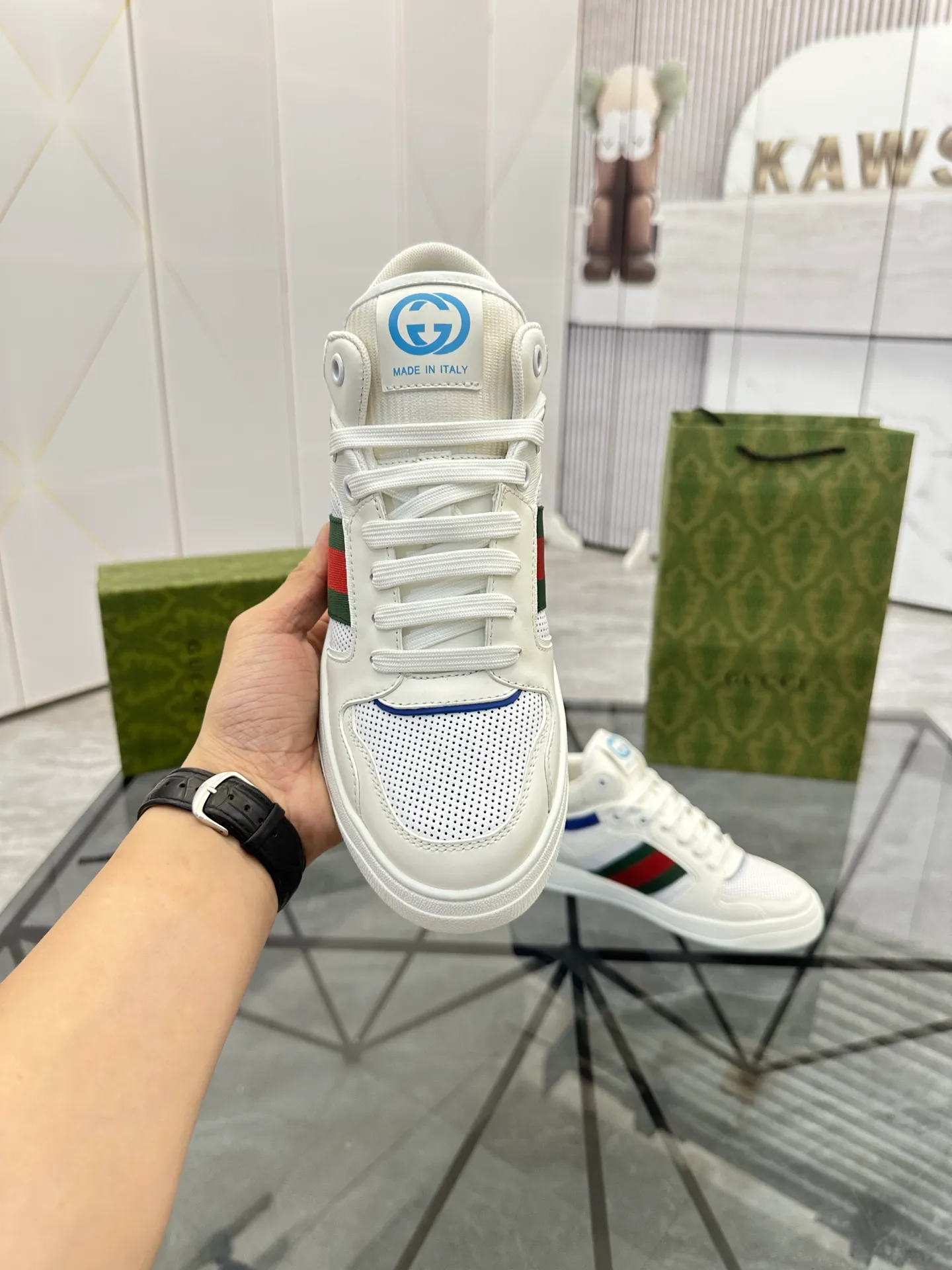 Selling men's shoes 💰: 💰P560¥ Top quality Product trademark: Gucci* "Gucci*" low-top casual shoes Regular size: 38-44 (can be customized to 45.46.) Product material: imported first-layer cowhide leather upper, breathable lining, original outsole. No.: 004